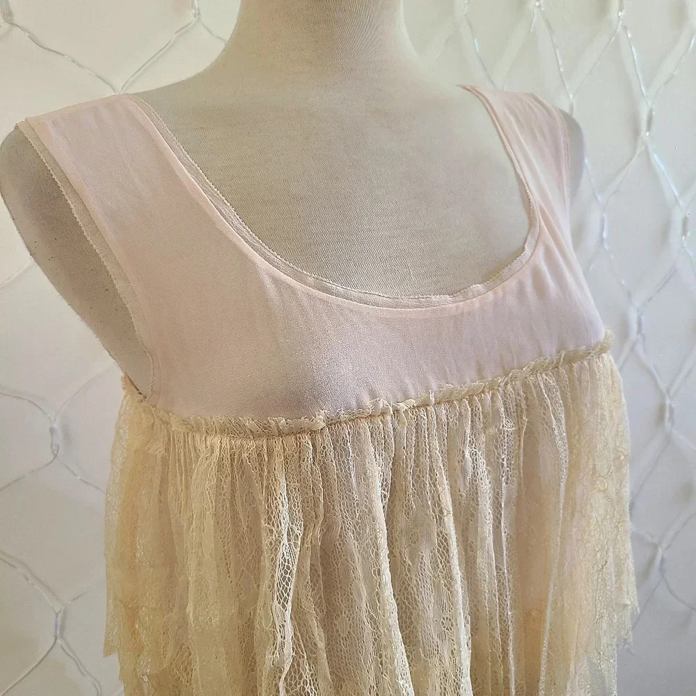 MM Couture Top / Pale Pink Lace Tunic / Size Small